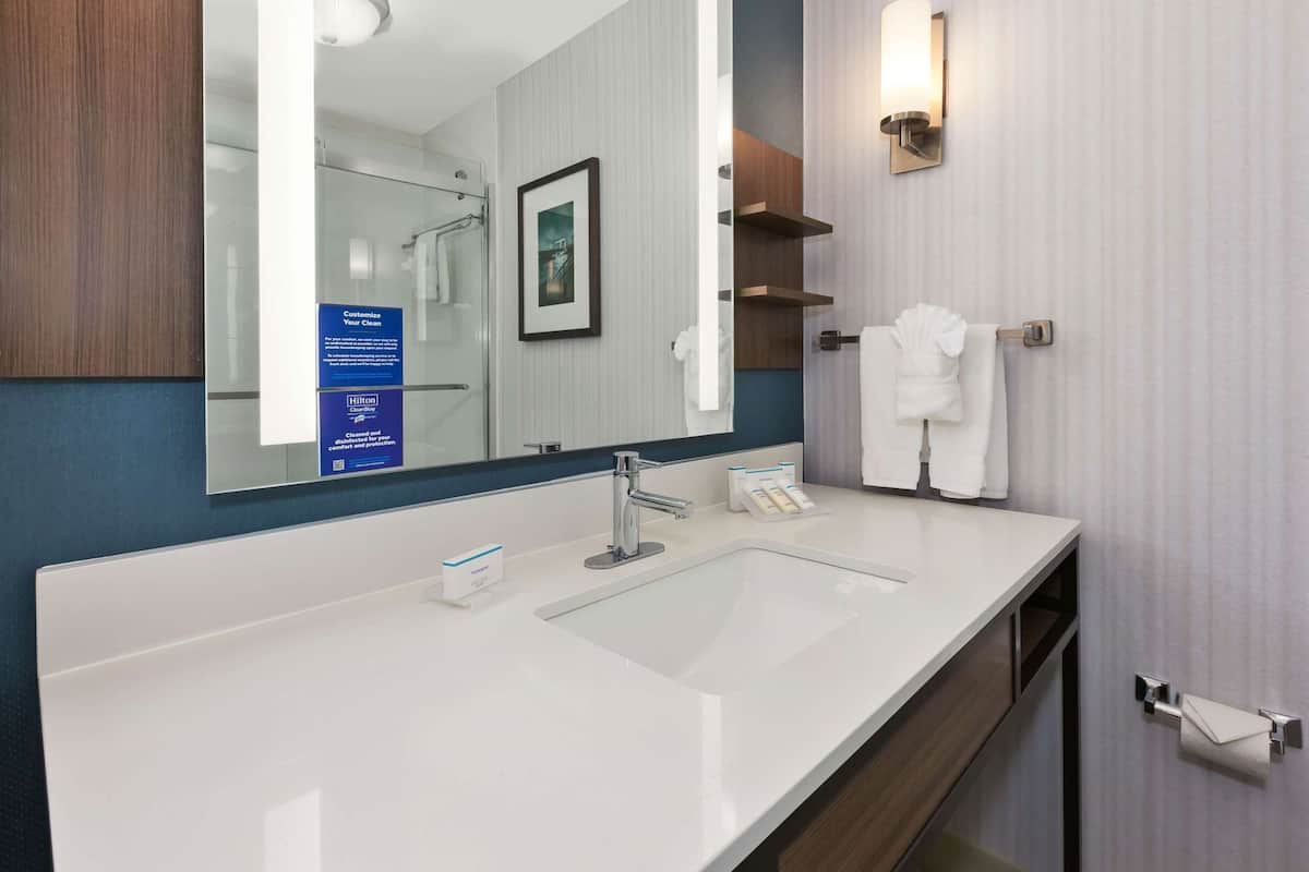Bathroom | Free toiletries, hair dryer, towels, soap