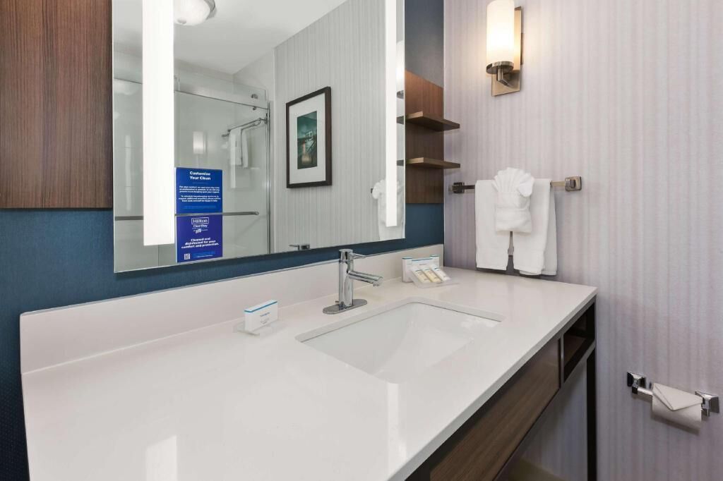 Bathroom | Free toiletries, hair dryer, towels, soap