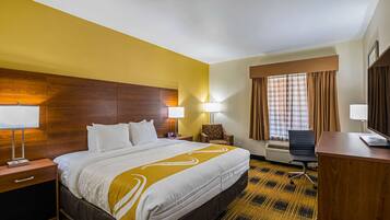 Standard Room, 1 King Bed, Non Smoking | Egyptian cotton sheets, premium bedding, down duvets, in-room safe