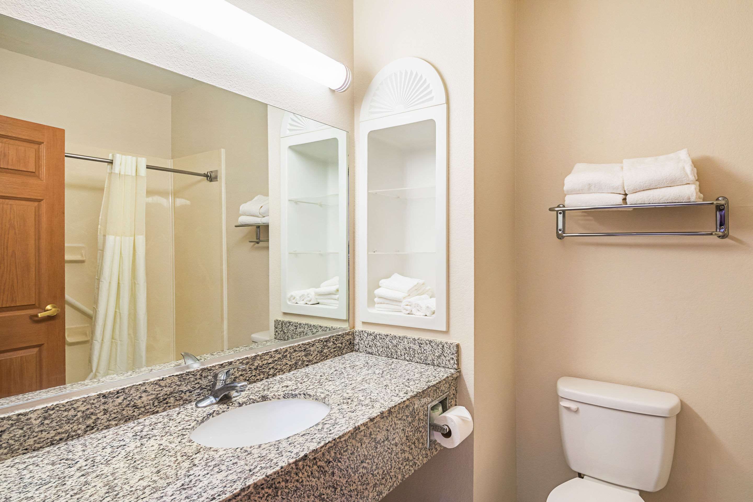 standard room, 2 queen beds, non smoking | egyptian cotton sheets, premium bedding, down duvets, in-room safe