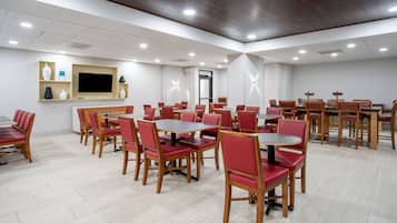 Free daily continental breakfast