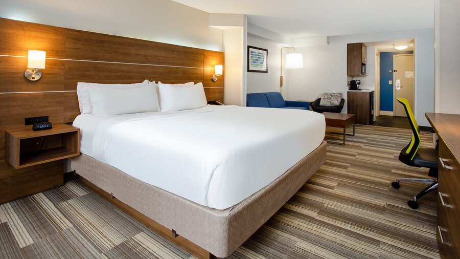 Holiday Inn Express & Suites Fort Wayne by IHG