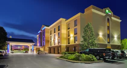 Holiday Inn Express & Suites Fort Wayne by IHG