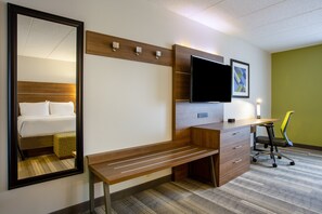 Suite, 2 Queen Beds (Additional Living Area) | Premium bedding, pillowtop beds, in-room safe, desk