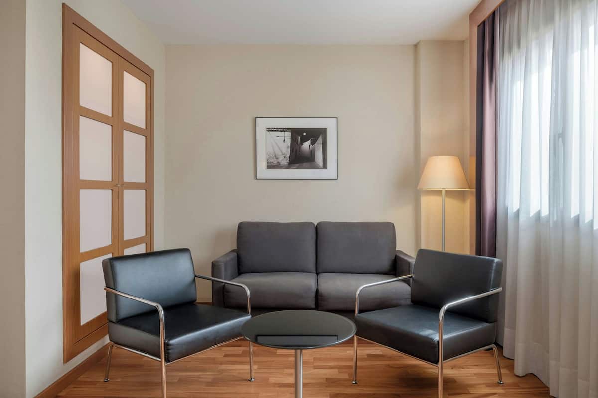 minibar, in-room safe, desk, blackout curtains