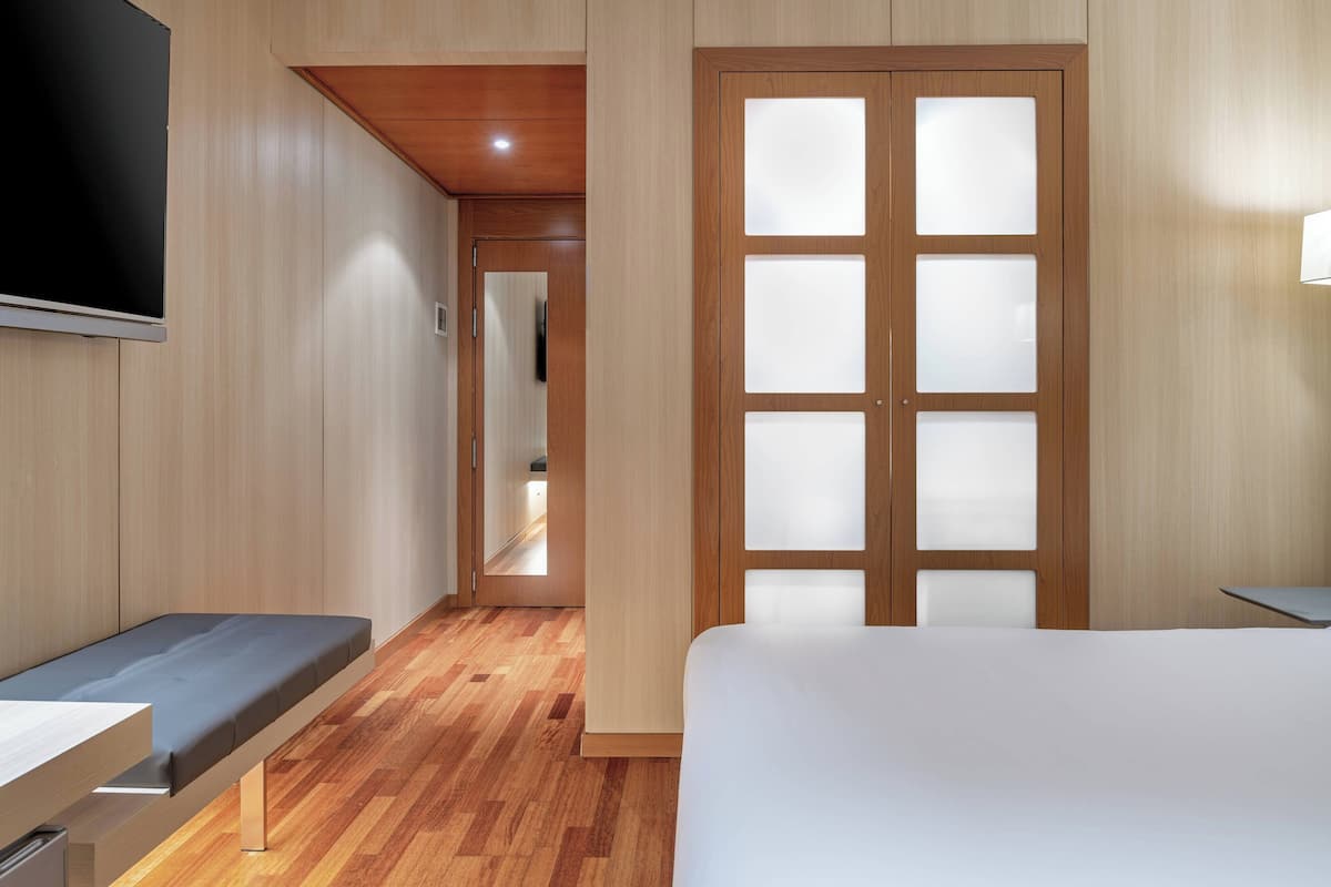 minibar, in-room safe, desk, blackout curtains