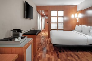 Superior-Zimmer, 1 King-Bett | Minibar, Zimmersafe, Schreibtisch, Verdunkelungsvorhänge
