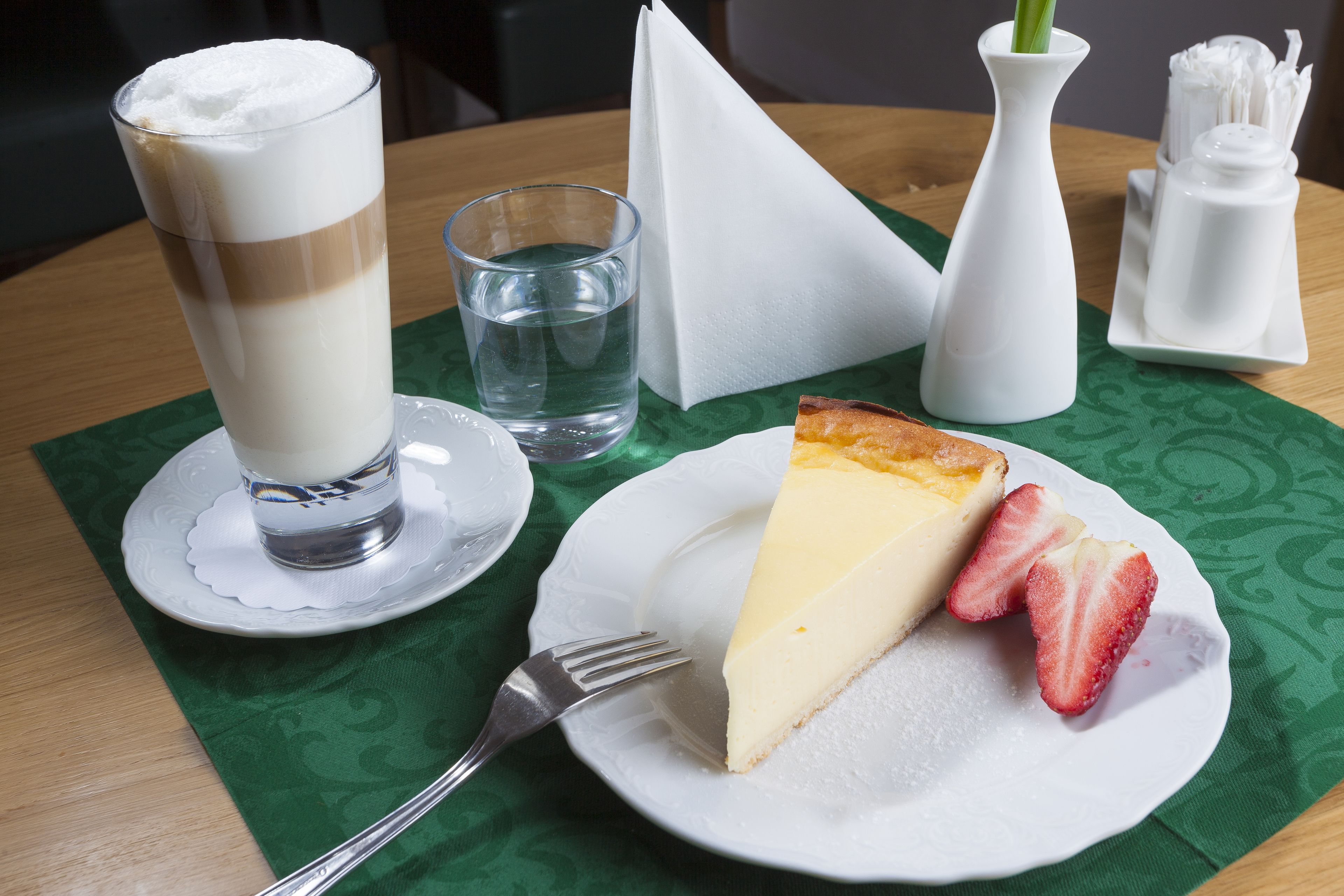 standard double room | breakfast meal | free daily buffet breakfast