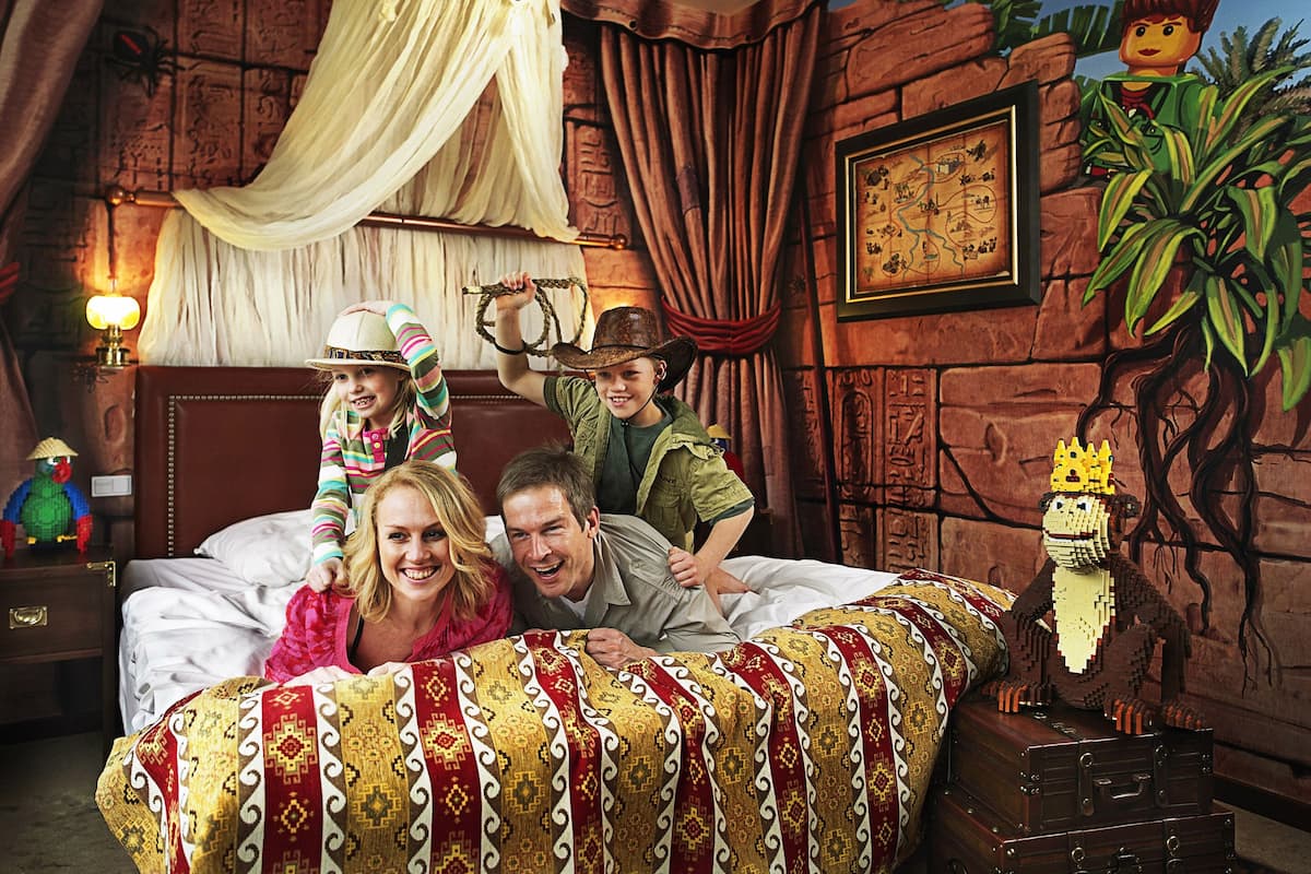Treasure Room | Hypo-allergenic bedding available, desk, blackout drapes