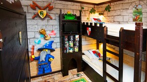 Kingdom Room | Children’s theme room