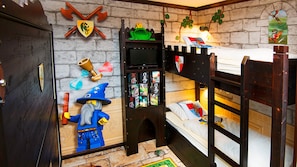 Kingdom Room | Children’s theme room