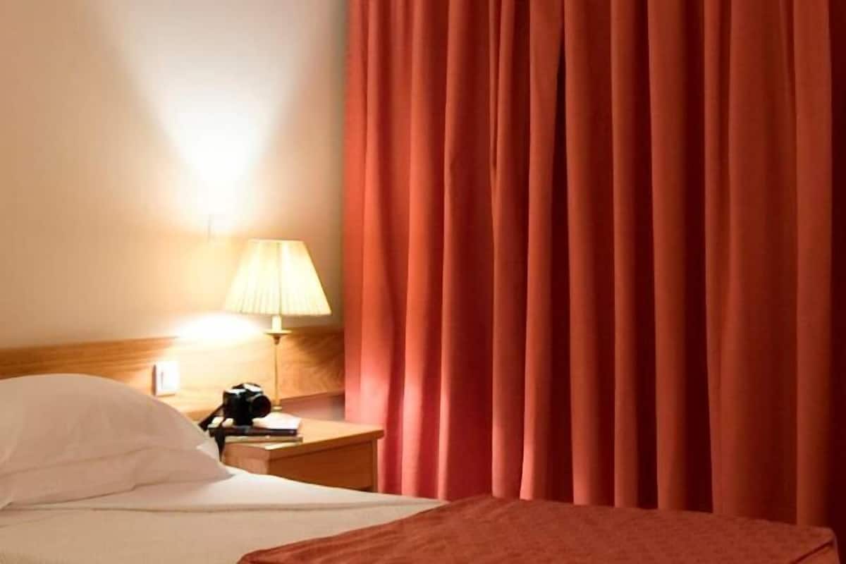 1 Schlafzimmer, Zimmersafe, Schreibtisch, Verdunkelungsvorhänge