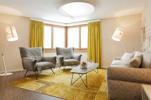 Suite, Balcony | Hypo-allergenic bedding, down comforters, in-room safe - Wellness Hotel Stoos (Morschach)