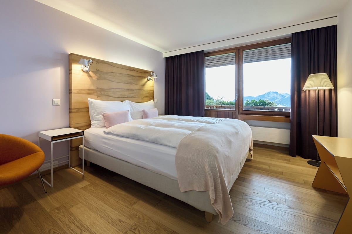 Classic Double Room, Balcony | Hypo-allergenic bedding, down comforters, in-room safe