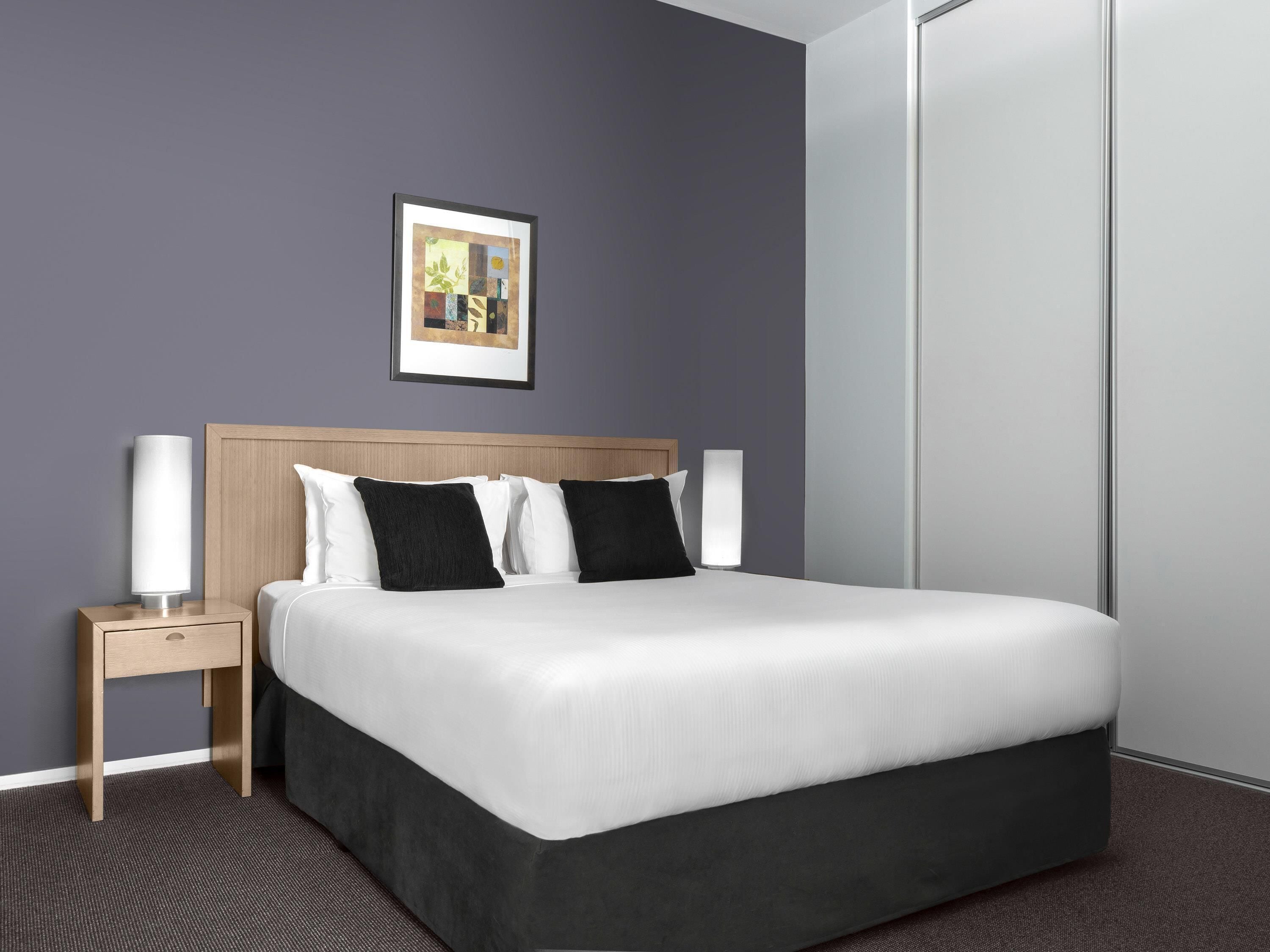 Desk, laptop workspace, cribs/infant beds, rollaway beds