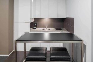 Fridge, microwave, stovetop, electric kettle