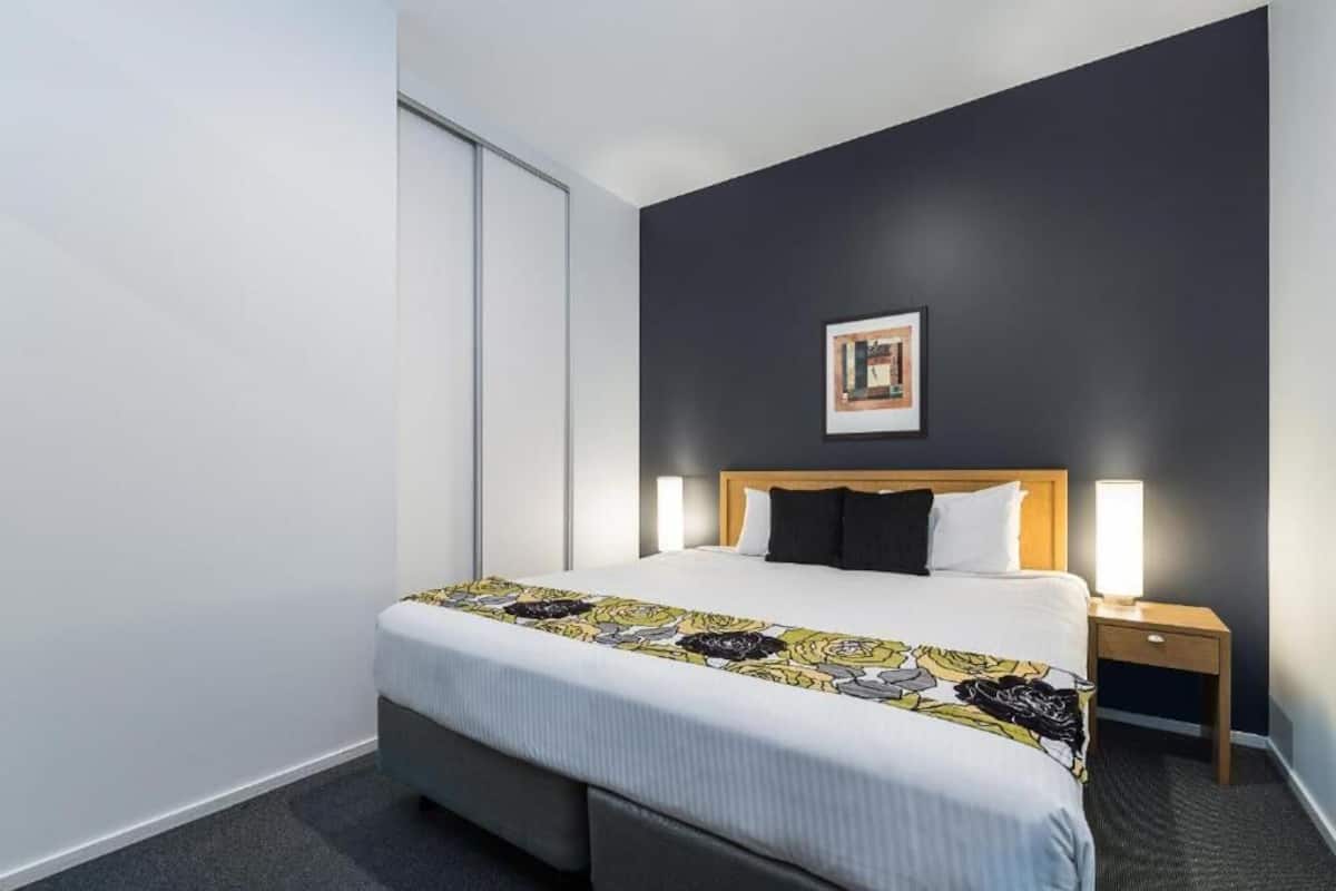 Departamento, 2 habitaciones | Escritorio, espacio para trabajar con laptop, cunas y camas extra