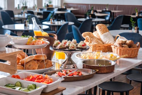 Tägliches Frühstücksbuffet gegen Gebühr