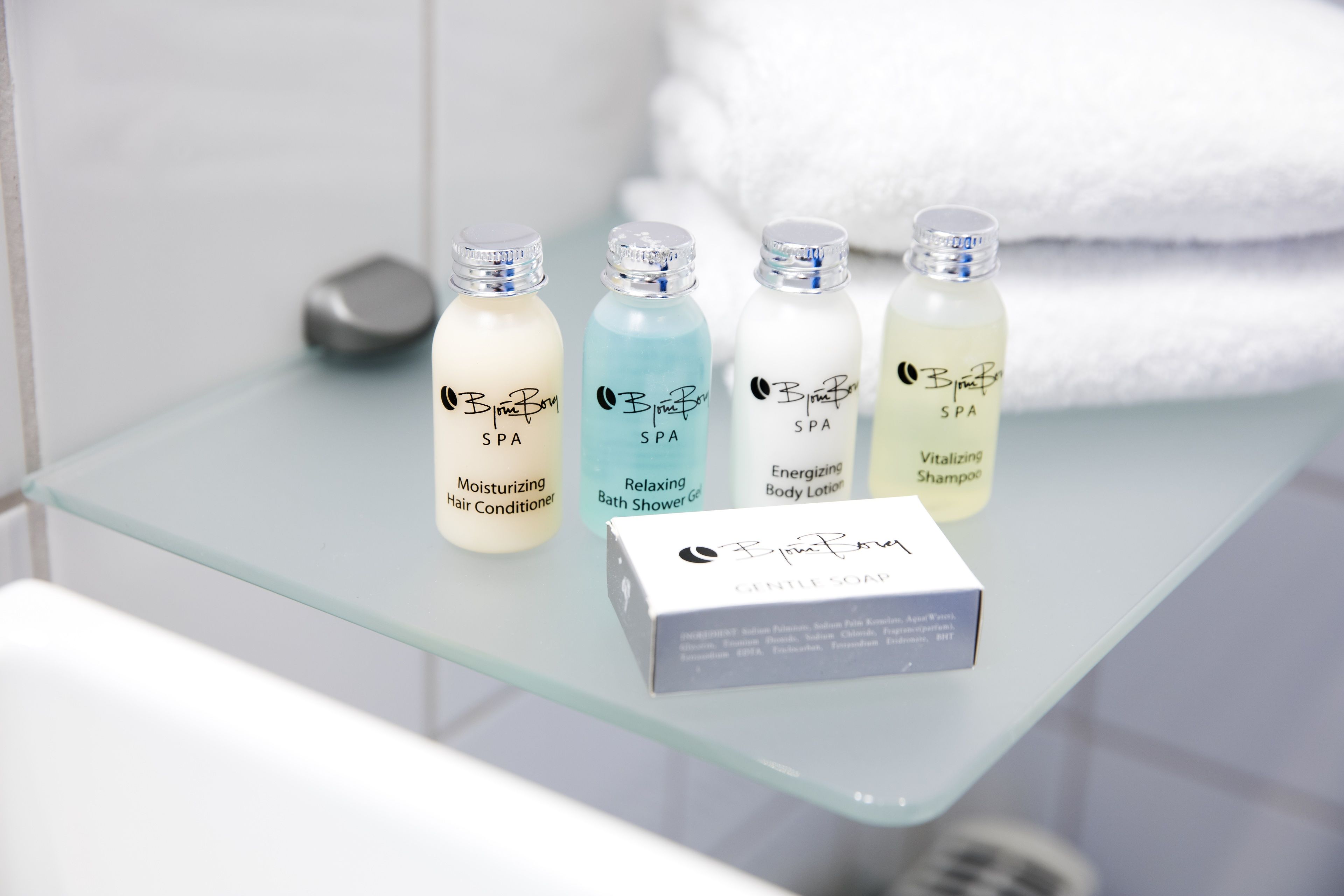 executive room (king, no pool/spa included) | bathroom amenities | hair dryer, towels, soap, shampoo