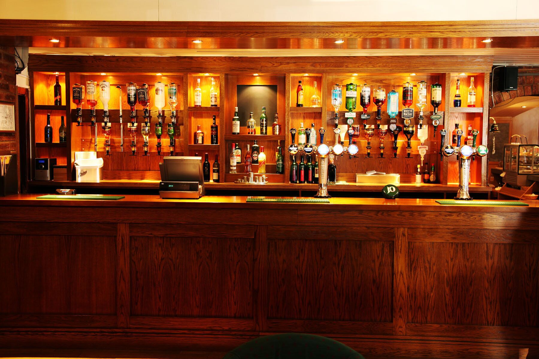 بار (في المنشاة)