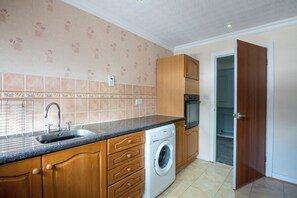 Two Bed Room Apartment (5 Guest) | Private kitchen | Electric kettle - Beaufort Park Hotel (Mold)