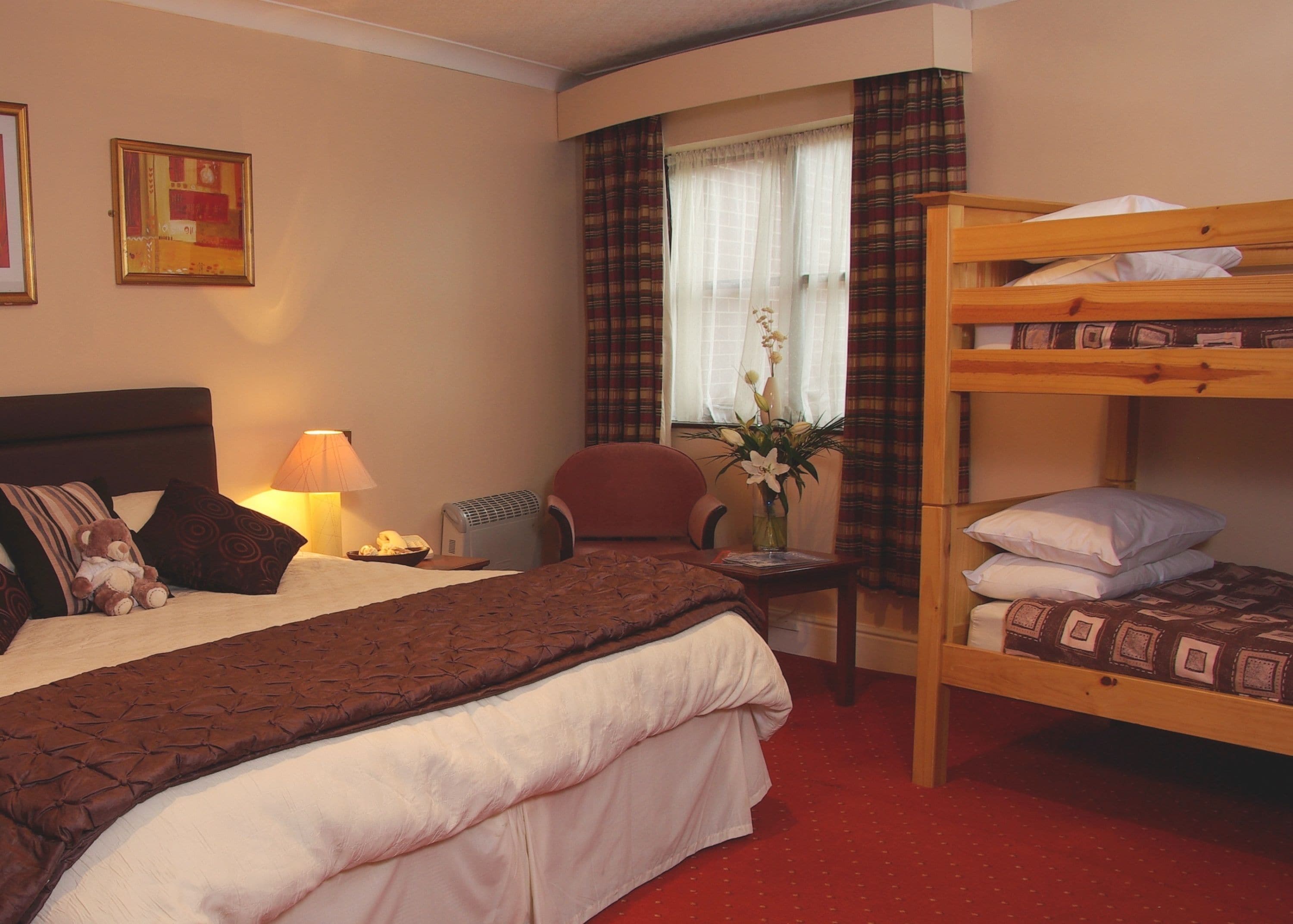 獨特裝潢、布置獨特、書桌、筆電工作空間