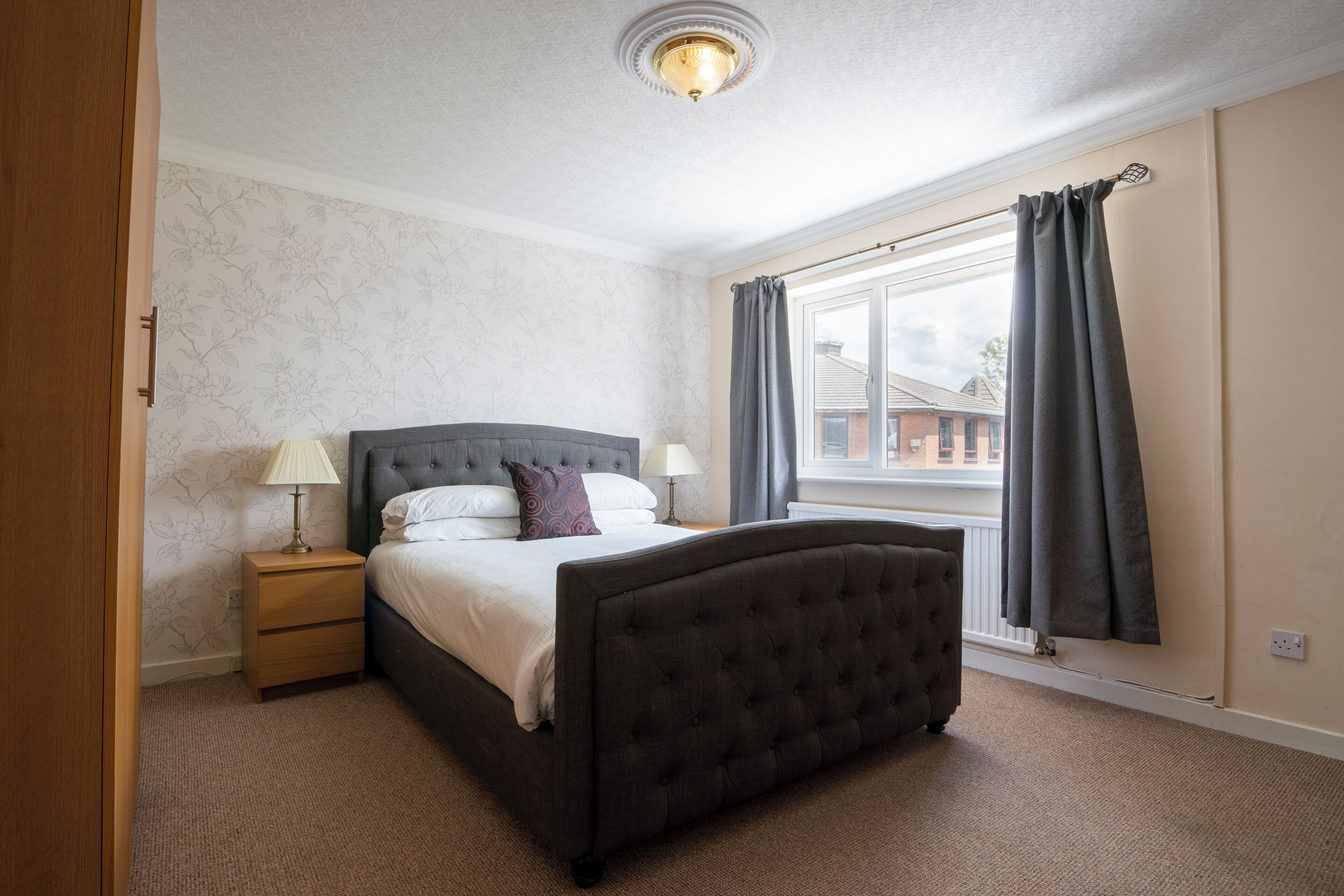 Two Bed Room Apartment (5 Guest) | 獨特裝潢、布置獨特、書桌、筆電工作空間