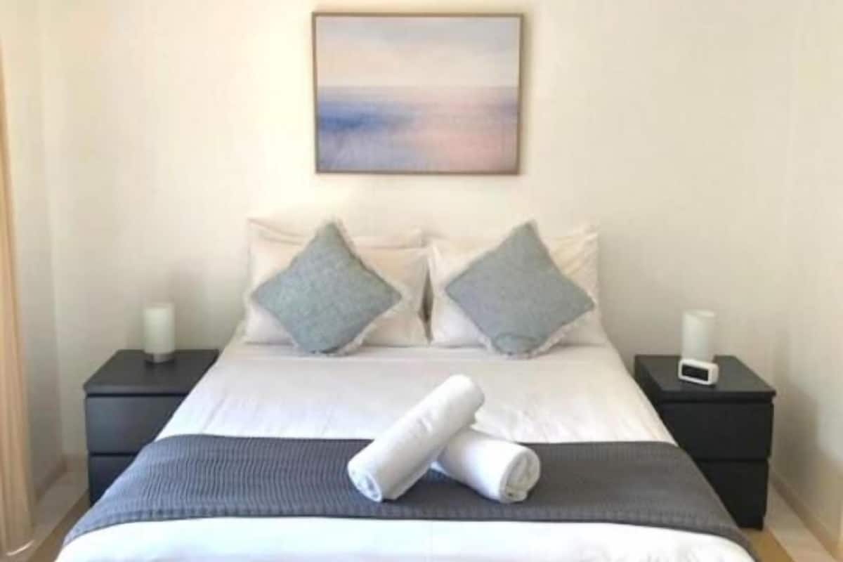 1 bedroom, hypo-allergenic bedding, in-room safe, iron/ironing board