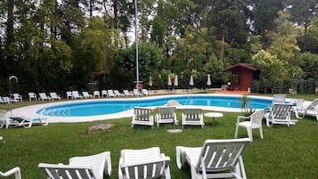 Piscina externa sazonal