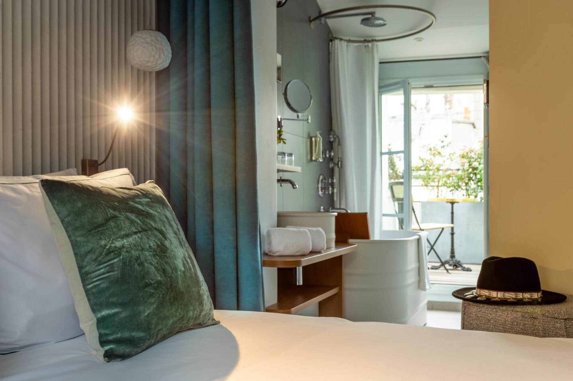 Photo - Bonsoir Madame