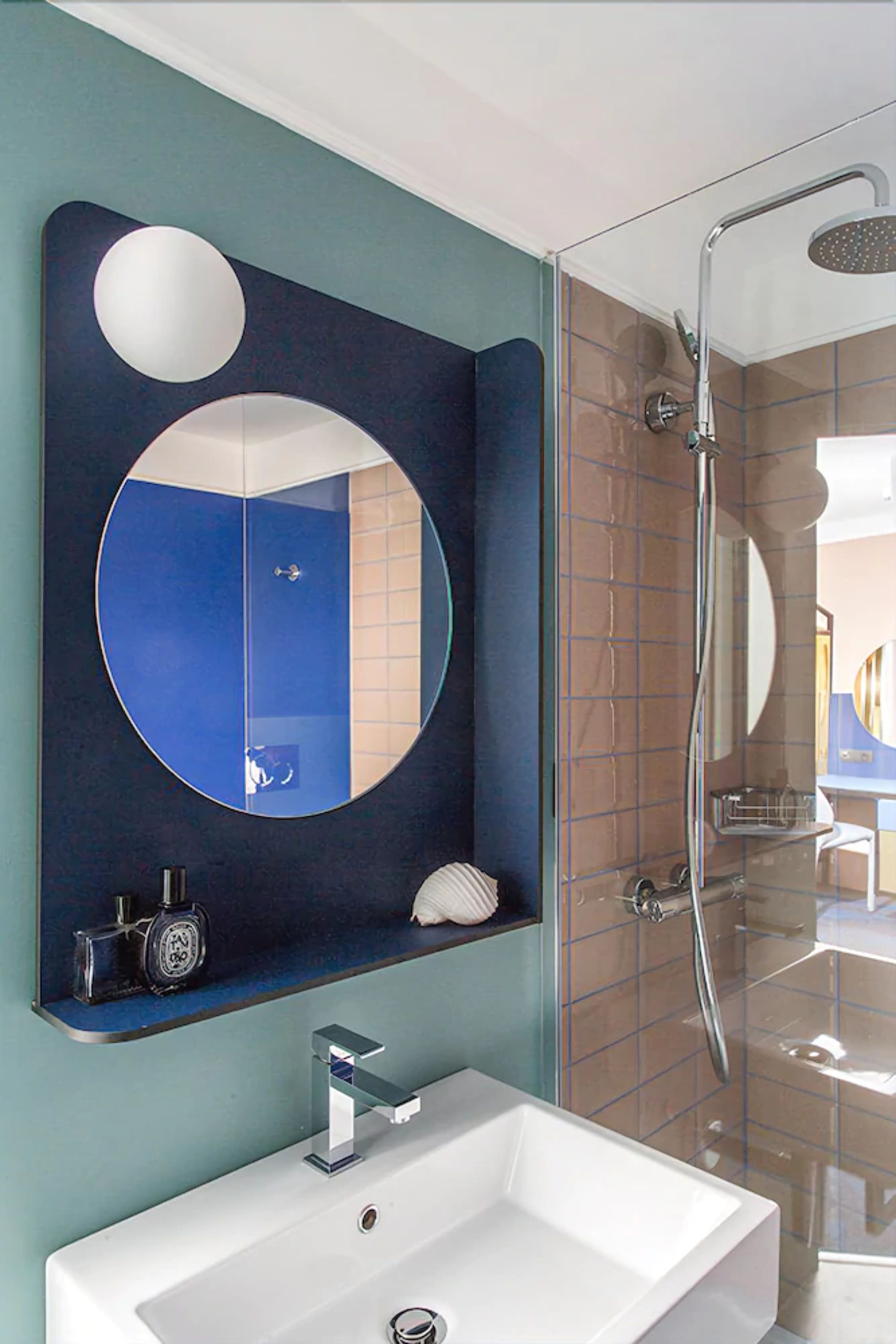 family room | bathroom | free toiletries, hair dryer, towels