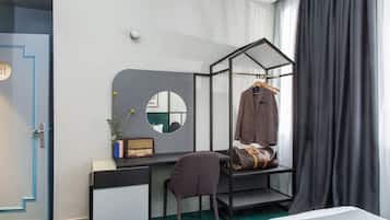 Premium-sengetøj, minibar, pengeskab på værelset, skrivebord