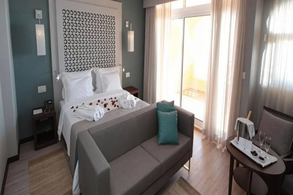 In-room safe, desk, blackout drapes, soundproofing