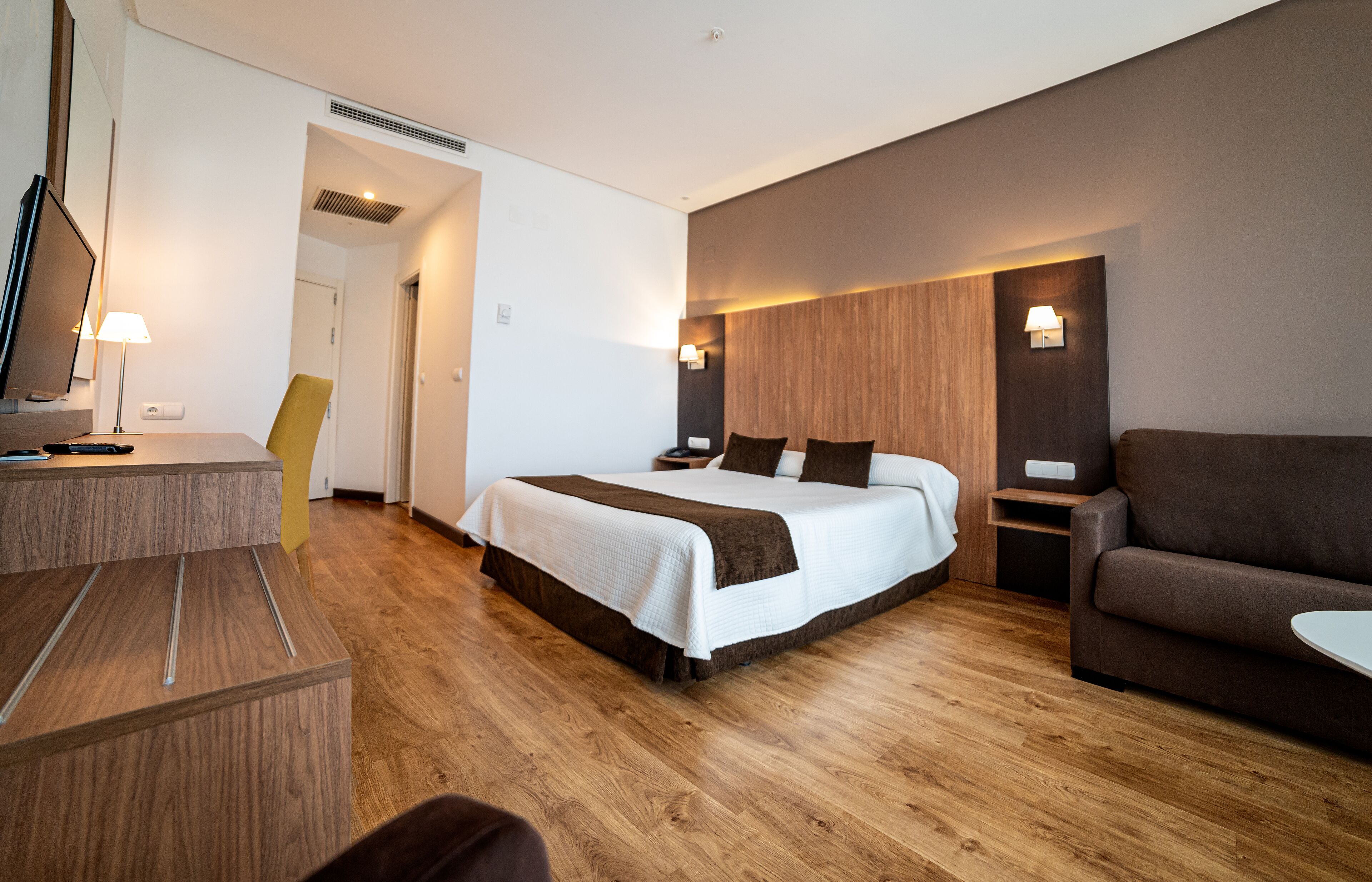 1 bedroom, minibar, desk, blackout curtains