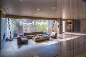 Salas de tratamientos para parejas, sauna, bañera de hidromasaje 