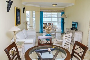 Penthouse, 1 Bedroom | Premium bedding, pillow-top beds, minibar, in-room safe