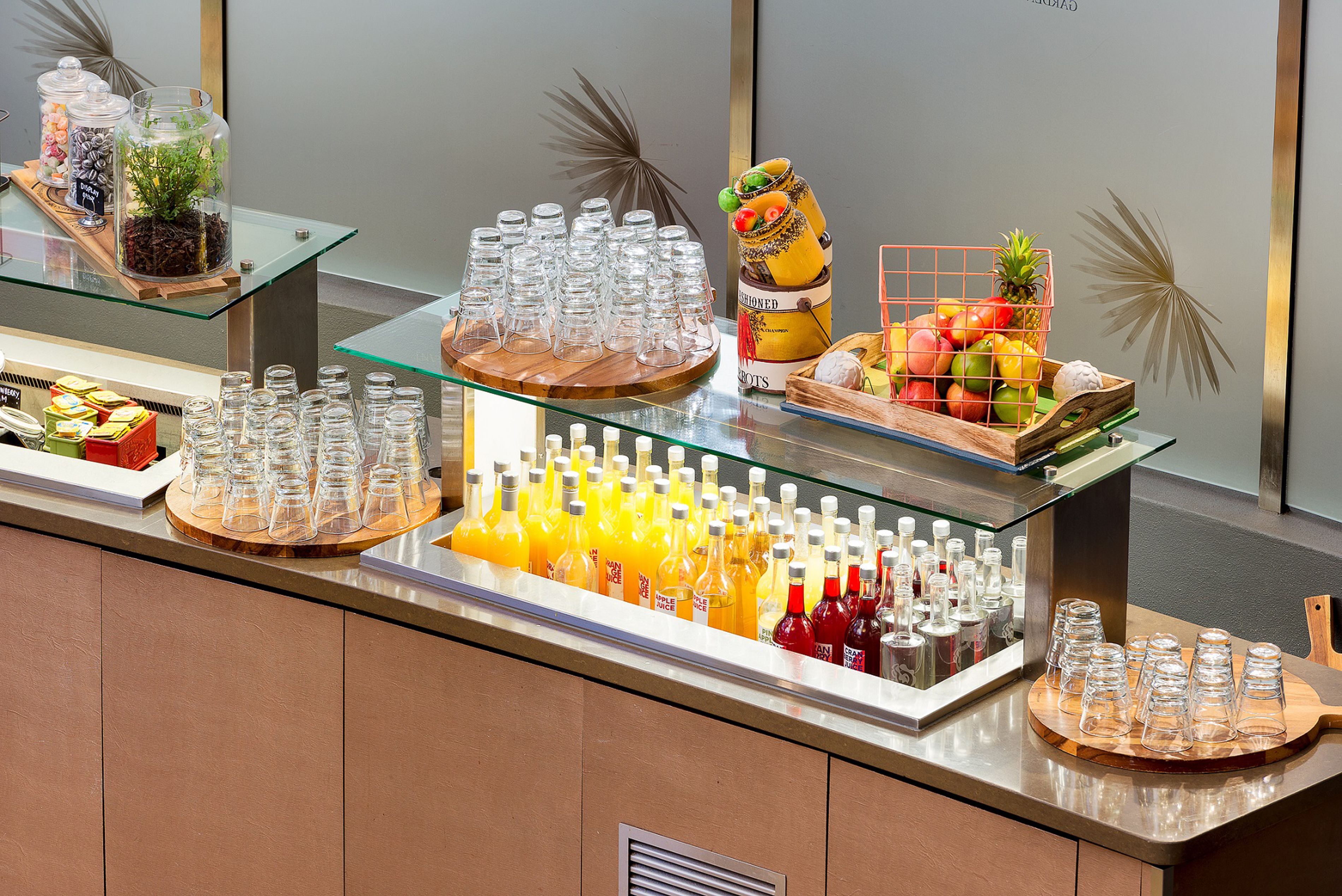 daily buffet breakfast for a fee