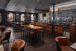 Serveert lunch en diner