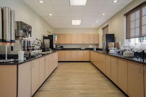 Free daily continental breakfast
