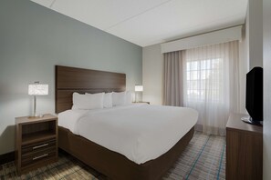 Premium bedding, desk, laptop workspace, blackout curtains - MainStay Suites Wilmington - University Area (Wilmington)