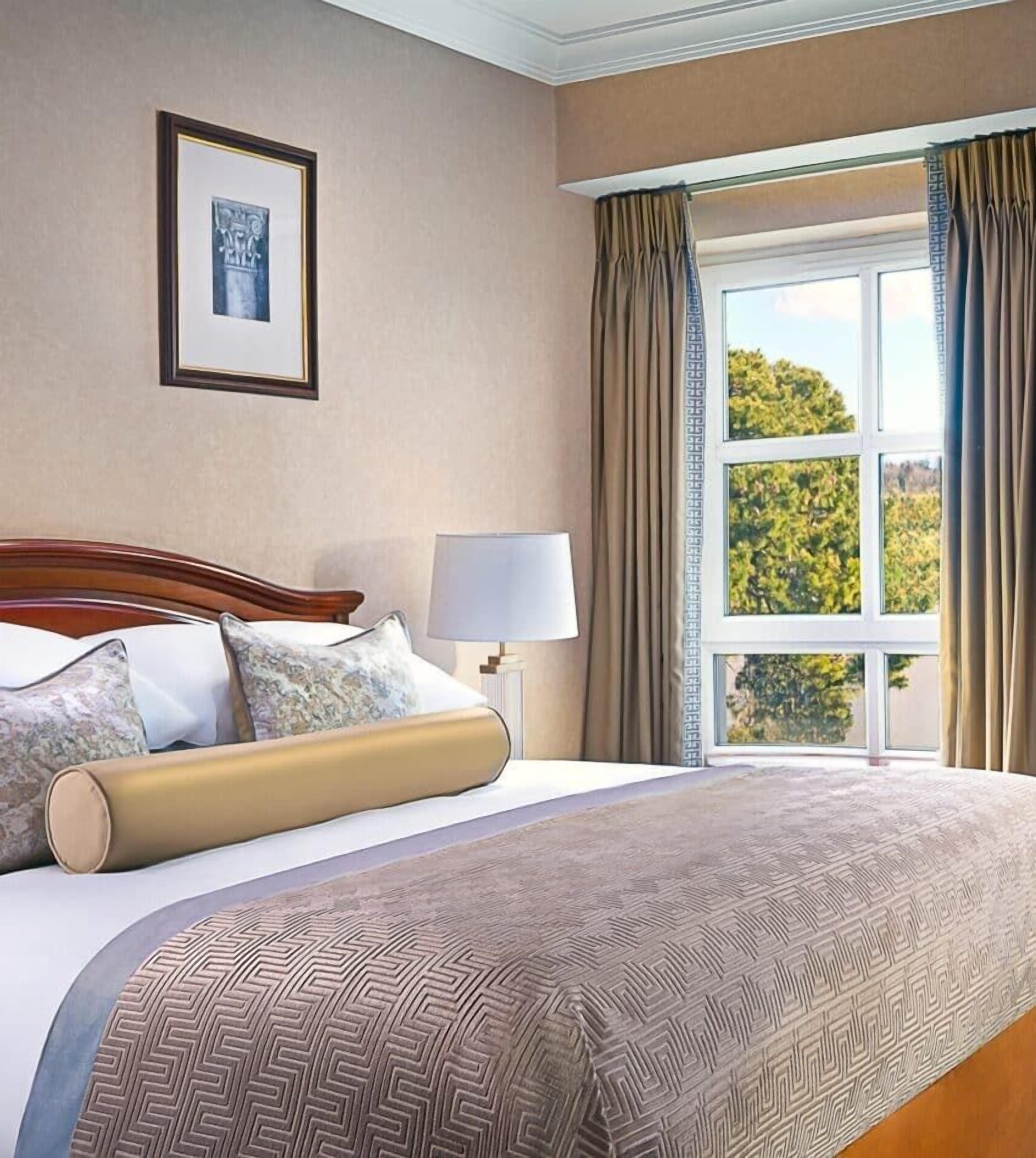 Classic Room | Premium bedding, in-room safe, iron/ironing board, free WiFi
