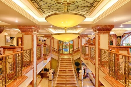 Lobby. Killarney Plaza Hotel and Spa