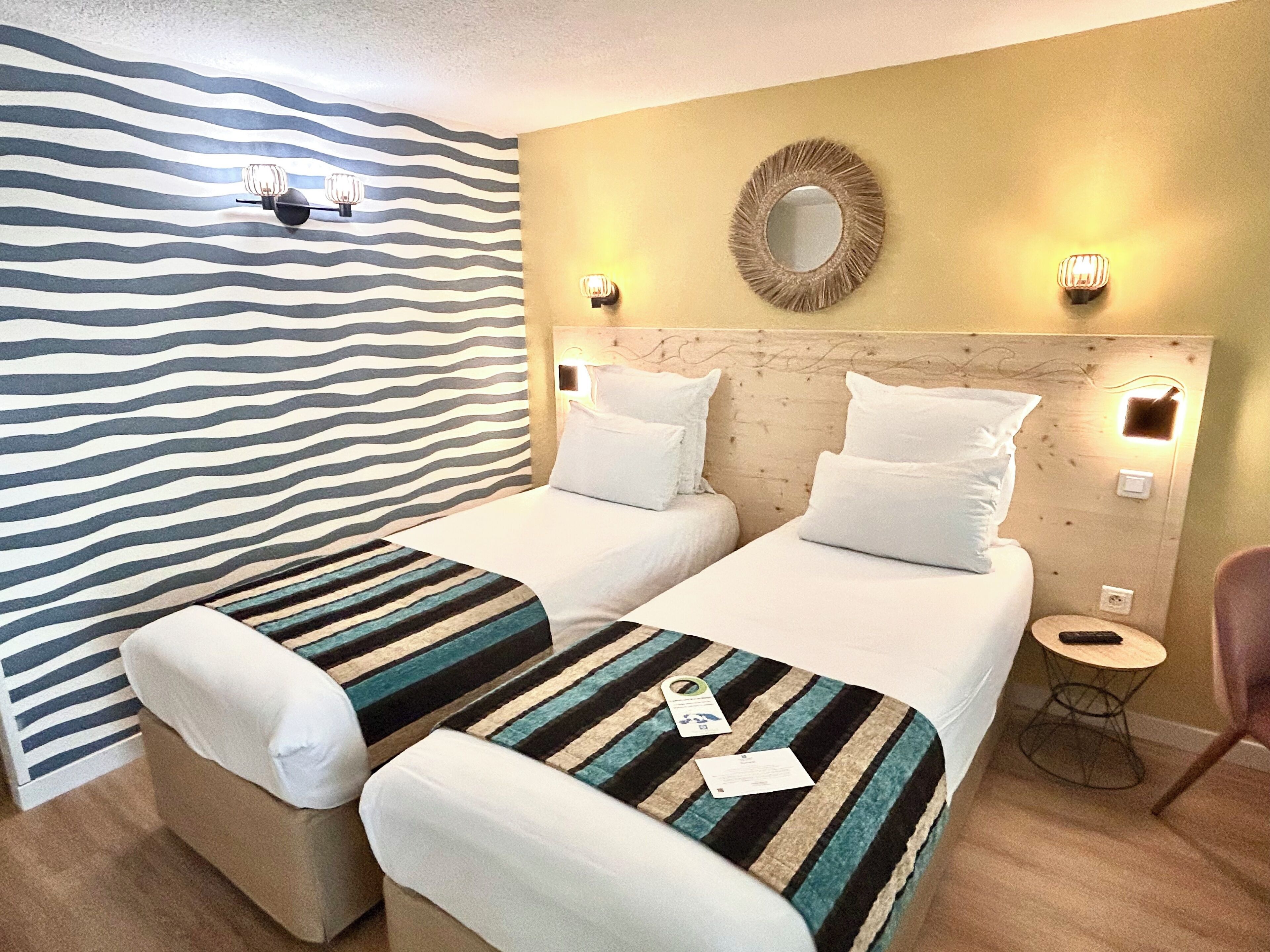 Rom – comfort, 2 enkeltsenger, ikke-røyk | Sengetøy av topp kvalitet, skrivebord og skrivebord for bærbar PC