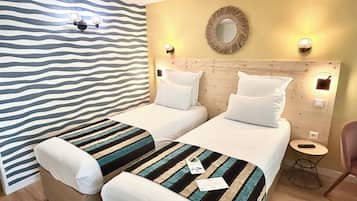 Comfort Room, 2 Twin Beds, Non Smoking | Premium bedding, desk, laptop workspace, blackout drapes