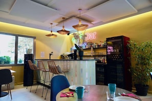 Bar (en la propiedad)