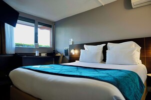 Ropa de cama de alta calidad y escritorio