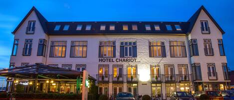 Façade de l’hébergement - soirée/nuit