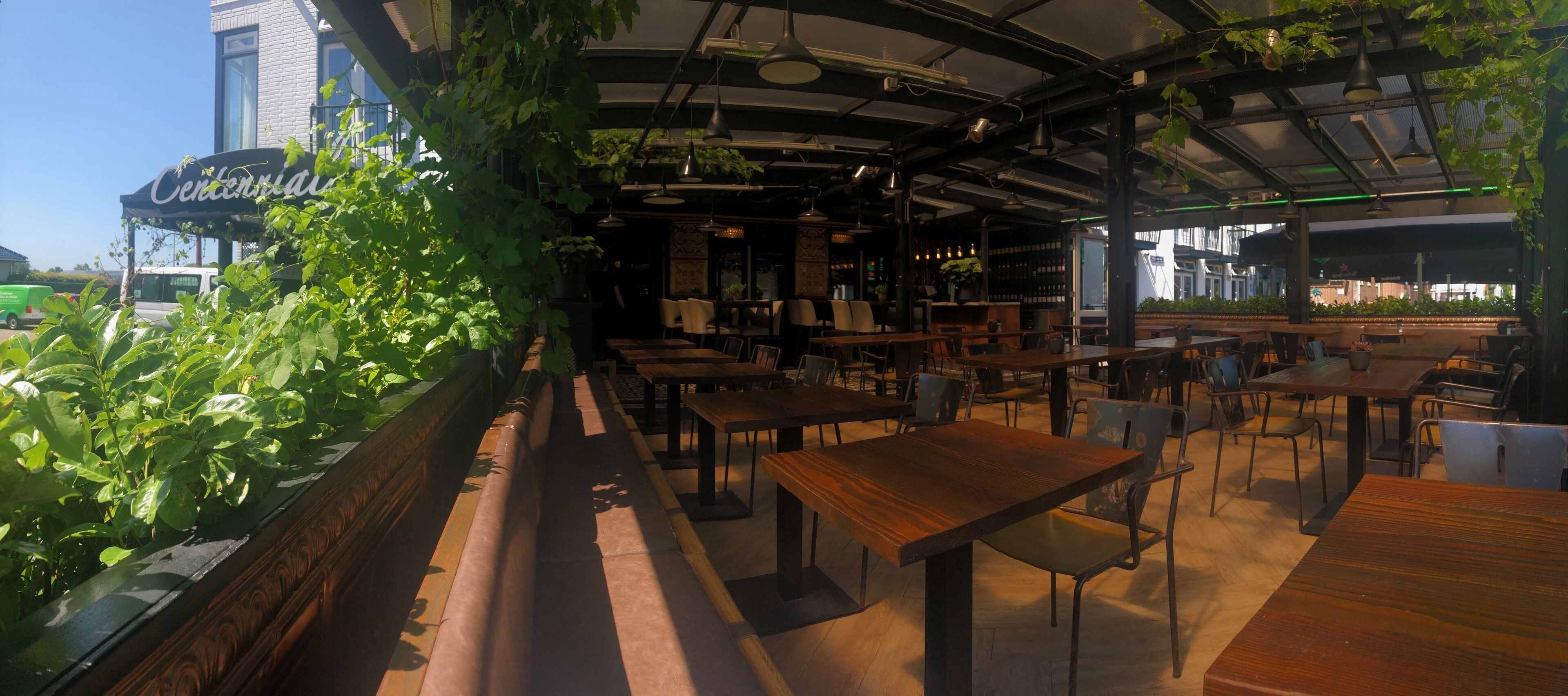 住宿正面 - 傍晚/夜晚