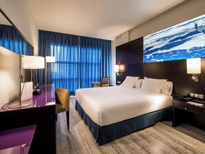 Biancheria da letto di alta qualità, copriletto in piuma, minibar