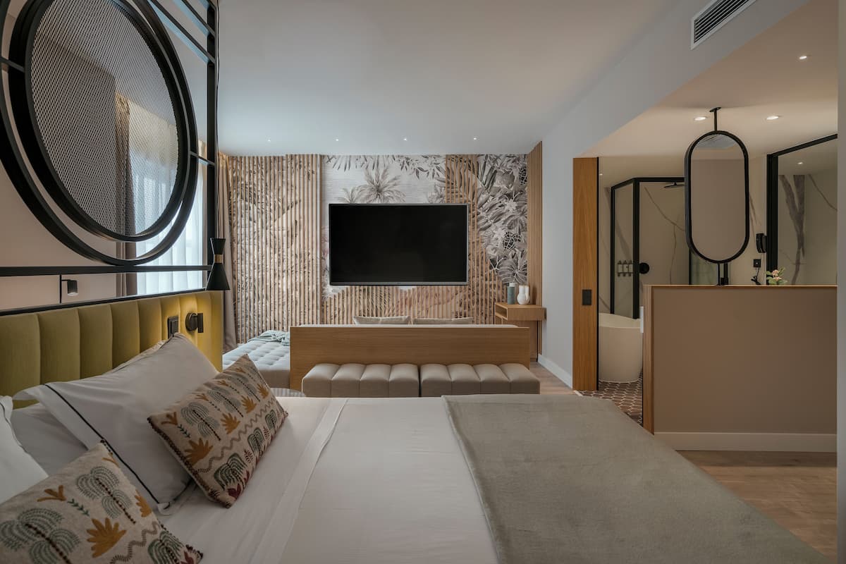 1 habitación, ropa de cama de alta calidad, cubrecamas y minibar